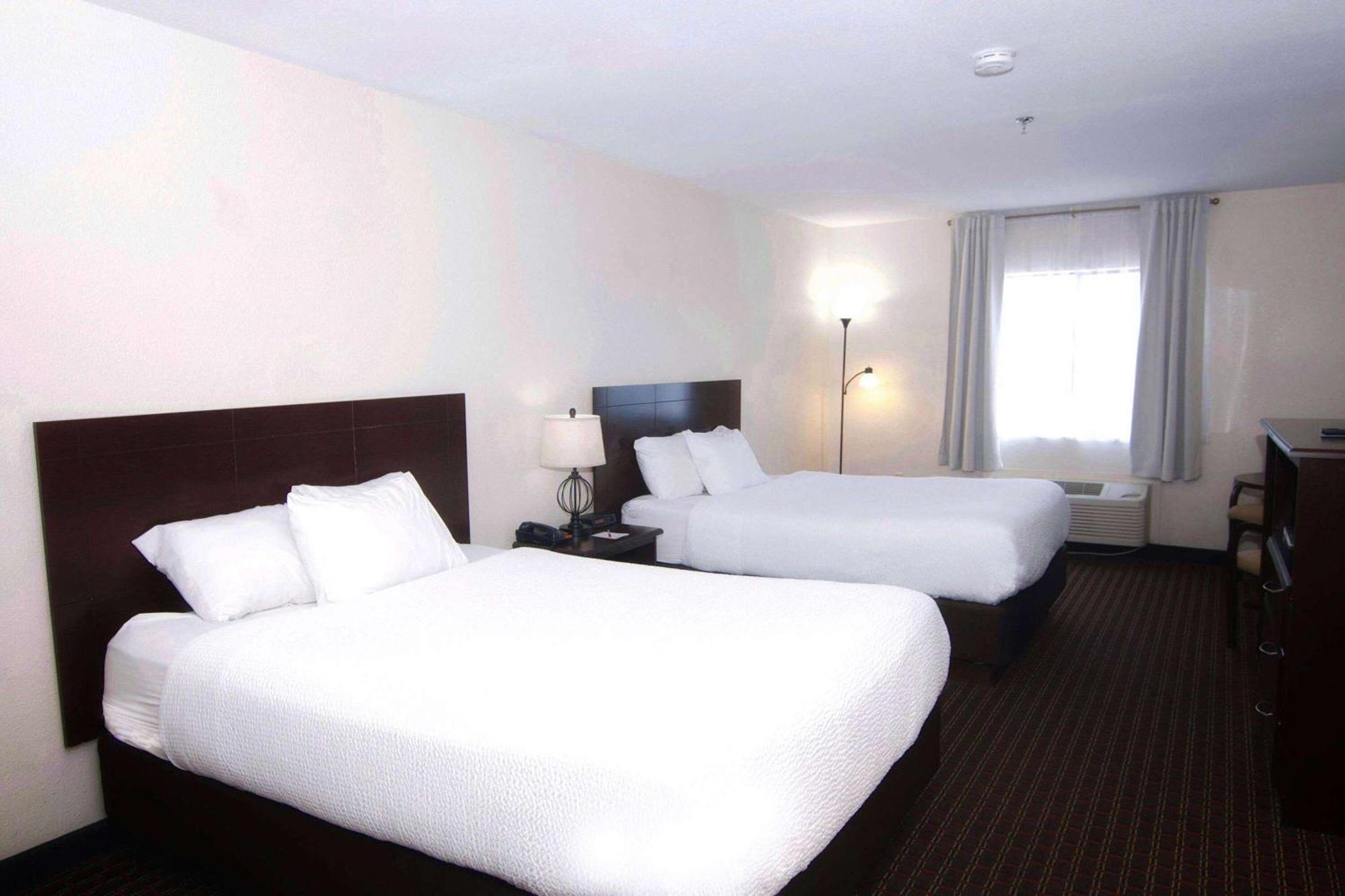 Ramada By Wyndham Tell City Exterior foto