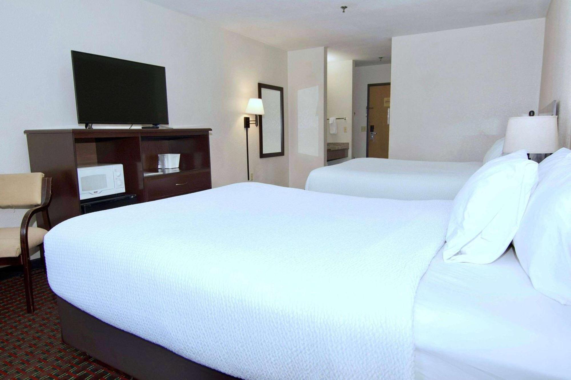 Ramada By Wyndham Tell City Exterior foto